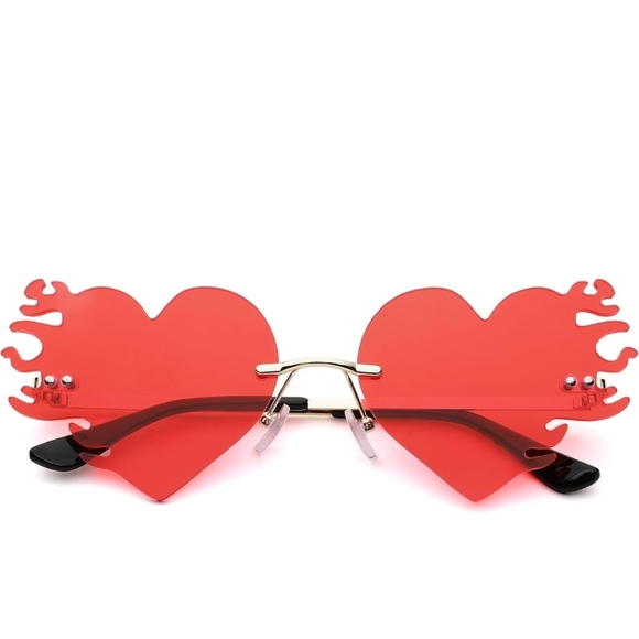 NEW! HEART ON FIRE ❤️ 🔥 Sunglasses. - Picture 4 of 7
